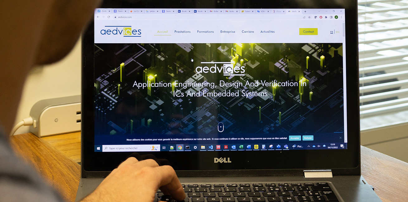 Aedvices accompagne les entreprises de lélectronique et de la microélectronique dans le développement de circuits intégrés numériques. © Aedvices