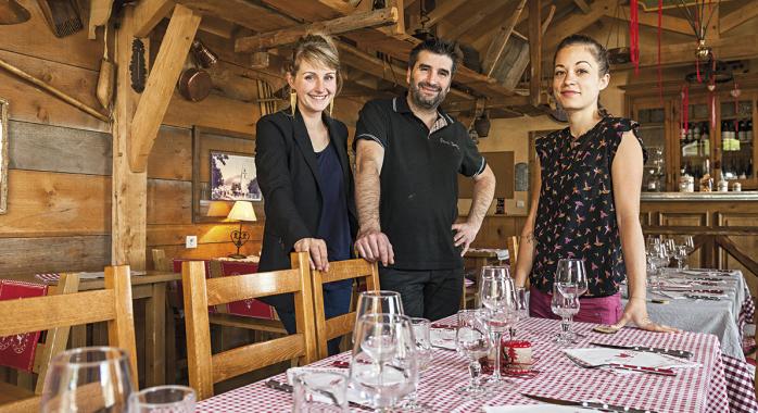 Marie Lichtenberger, Stéphane de Bortoli, associés et Marie-Lise Laurent, chef de salle - © JM. Blache