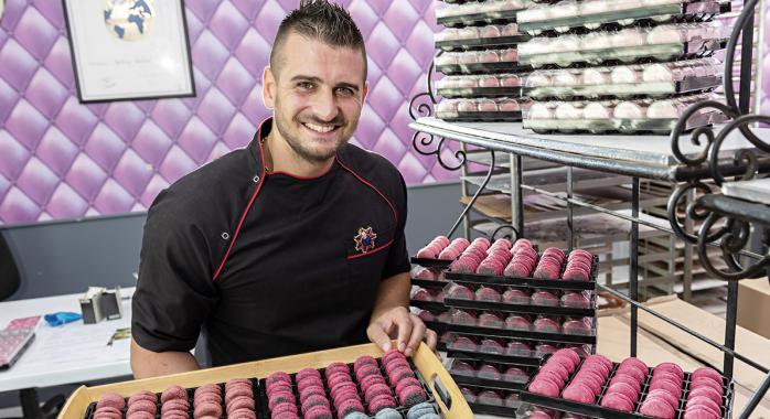 Anthony Pouchoix dans son atelier du Touvet © E. Tolwinska