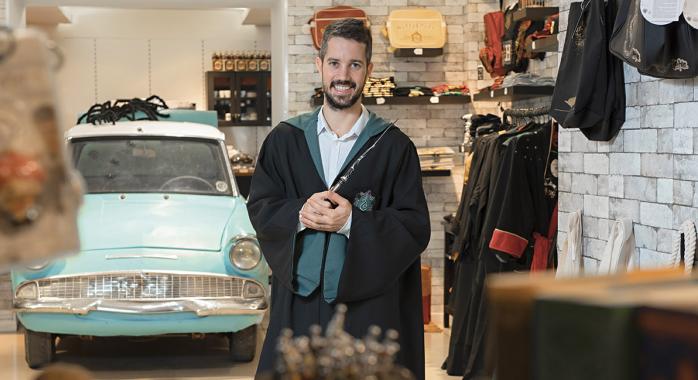 Paul Baron a plus d'un tour dans son sac pour rassembler les amateurs d'Harry Potter © F. Ardito La boutique sur demande