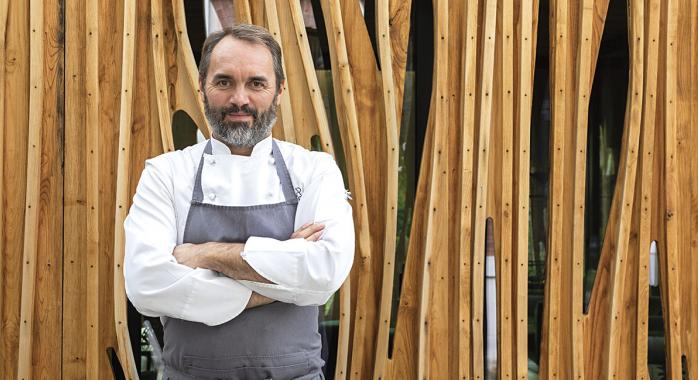 Christophe Aribert, dans sa maison doublement étoilée © J.-M. Blache