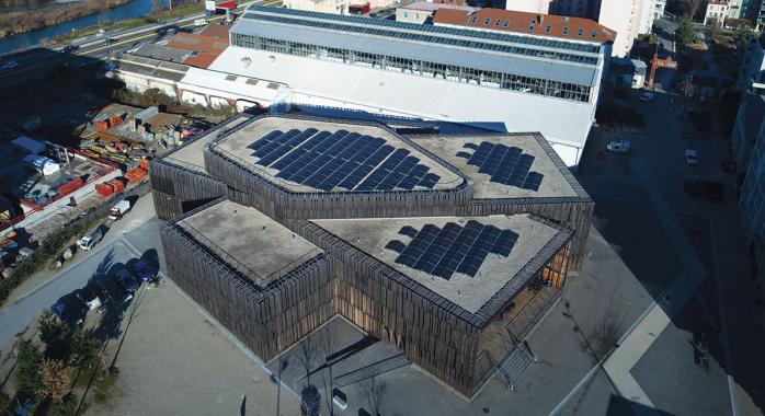 La Belle Electrique, la plus grande toiture en production à ce jour pour Énerg’Y Citoyennes © Ville de Grenoble