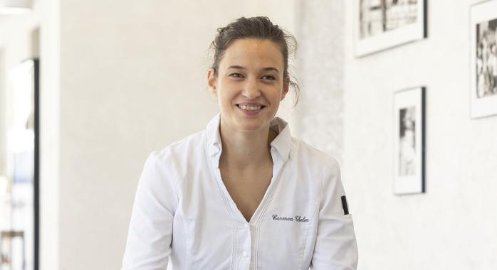 Carmen Thelen : La Table d’Uriage revisitée… © J.-M. Blache Carmen Thelen, chef de La Table d’Uriage