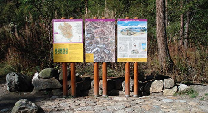 Les panneaux d’informations du Parc national des Écrins © DAP panneaux d’informations du Parc national des Écrins