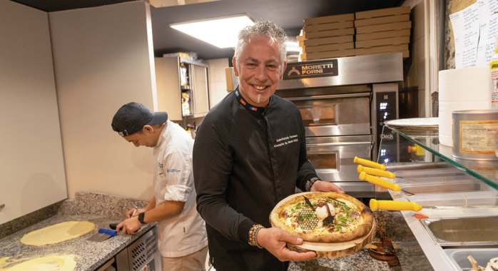 Alain-Patrick Fauconnet, gérant de la pizzeria O’5 Gourmets © E. Tolwinska Alain-Patrick Fauconnet, gérant de la pizzeria O’5 Gourmets