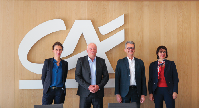 Anne-Caroline Pace-Tuffery, DGA pôle Transfo Performance Satisfaction), Jean-Pierre Gaillard, président, Pierre Fort, directeur général, et Séverine Tourtois, directrice bancaire et financière © CASRA Anne-Caroline Pace-Tuffery, DGA pôle Transfo Performance Satisfaction), Jean-Pierre Gaillard, président, Pierre Fort, directeur général, et Séverine Tourtois, directrice bancaire et financière.