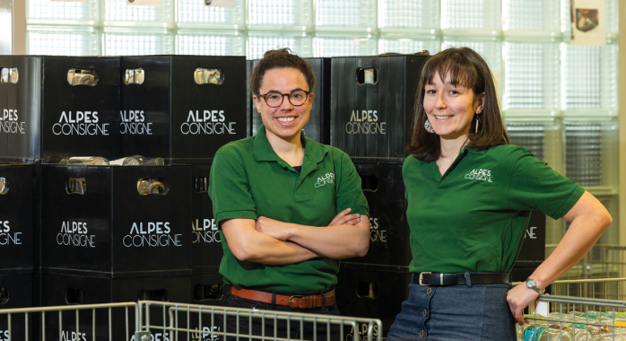 Manon Girard et Cécile Forgue, cofondatrices d'Alpes Consigne © J.-M. Blache Manon Girard et Cécile Forgue, cofondatrices d'Alpes Consigne.