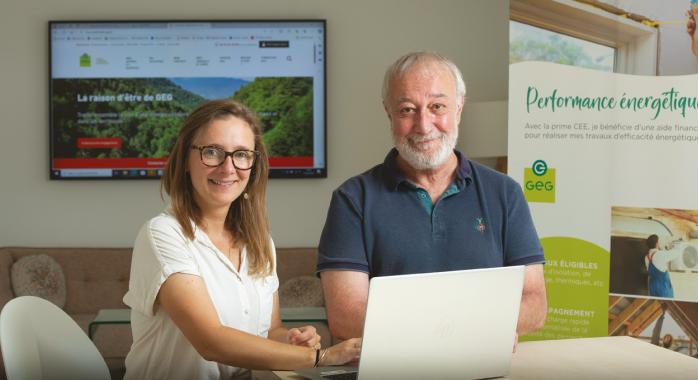 Laurène Canova, responsable achat d’énergies et produits dérivés, et pilote de l’activité CEE, et Frédéric Desmergers, technico-commercial CEE - © F. Ardito Laurène Canova, responsable achat d’énergies et produits dérivés, et pilote de l’activité CEE, et Frédéric Desmergers, technico-commercial CEE