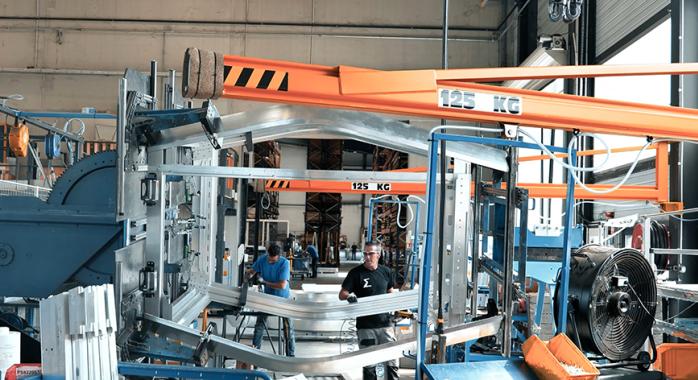 Montage structure cabine ©Poma