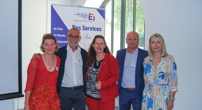 Sophie Sidos, réélue à la présidence du Medef Isère le 11 juillet, entourée de Séverine Werquin, Eric Marciano et Corinne Paris, vice-présidents, et Emmanuel Breziat, directeur général. © Medef Sophie Sidos, réélue à la présidence du Medef Isère le 11 juillet, entourée de Séverine Werquin, Eric Marciano et Corinne Paris, vice-présidents, et Emmanuel Breziat, directeur général. © Medef