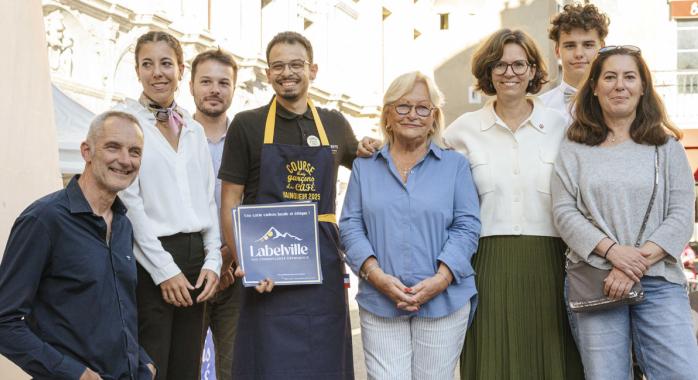 Les vainqueurs entourés de Danièle Chavant, présidente de l'umih38, et Emmanuel Lenoir, président de Label Ville