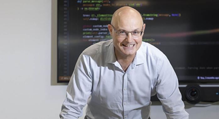 Olivier Kuntz, directeur régional d’Elsys Design, dans les nouveaux locaux sur la Presqu’île © J.-M. Blache Olivier Kuntz, directeur régional d’Elsys Design, dans les nouveaux locaux sur la Presqu’île.