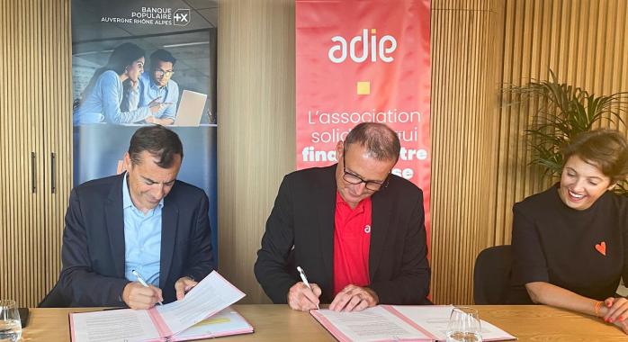 Signature de la convention BPAURA et Adie