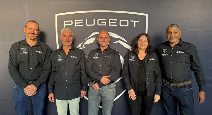L'équipe de direction de la concession Peugeot de Grenoble 