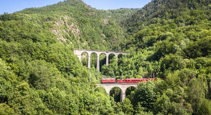 Le petit train de la Mure ©Adobestock