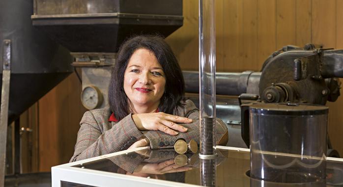 Patricia Chemin a investi dans une machine spéciale pour les capsules biocompostables. - © JM Blache