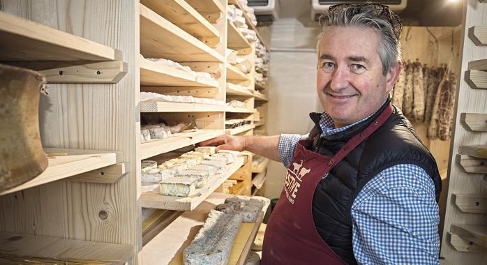 Jean-Michel Coquet, expert fromager, s’est doté d’un nouvel outil à Saint-Nazaire-les-Eymes © E. Tolwinska Jean-Michel Coquet, expert fromager, s’est doté d’un nouvel outil à Saint-Nazaire-les-Eymes.