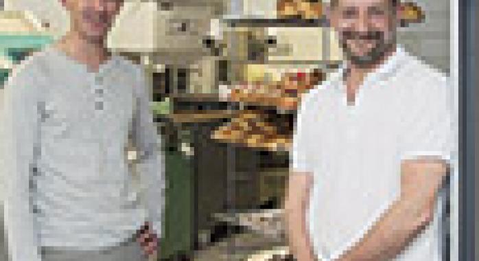 © F. Ardito - Damien Vinot, gérant de Froid des Alpes, a équipé la boulangerie de Pascal Guiguet Bologne à Bourg-d’Oisans.