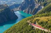Le Petit Train de La Mure surplombant le Lac de Monteynard