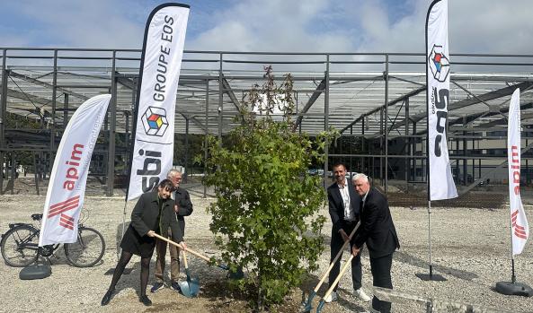 Pose du premier arbre de S.Pace Europe © CGI