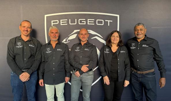 L'équipe de direction de la concession Peugeot de Grenoble 